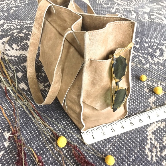 Lily and Lola Jade Tan Leather Tote - Picture 8 of 8